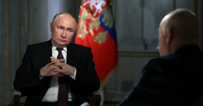 Putin torna a minacciare: “Se necessario siamo pronti alla guerra nucleare. Invieremo truppe al confine con la Finlandia”