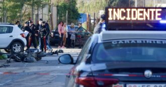 Copertina di Nettuno, fuggono con lo scooter rubato all’alt della polizia e si schiantano: morto 49enne. Ferito il figlio di 13 anni