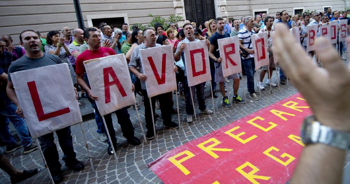 I lavoratori devono battersi per riportare le fonti di produzione in Italia: solo così saranno tutelati