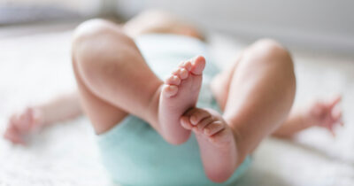 Copertina di “Assegno unico fuori dall’Isee”. Ma la novità della manovra vale solo per 20mila famiglie che chiedono il bonus nido o il bonus nascita