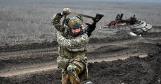 Copertina di Secondo l’intelligence britannica si va verso “settimane difficili” per l’esercito ucraino. Stoltenberg: “Aumentare il sostegno a Kiev”