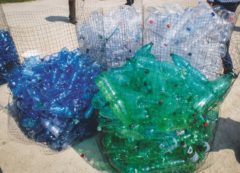 Copertina di Imballaggi green, Ue vota accordo al ribasso. Il governo esulta: “Deriva ecologista battuta”