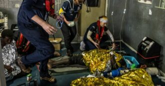 Copertina di Naufragio nel Mediterraneo, morto uno dei 25 migranti soccorsi dalla Ocean Viking. Gommone affondato nell’egeo, 20 vittime