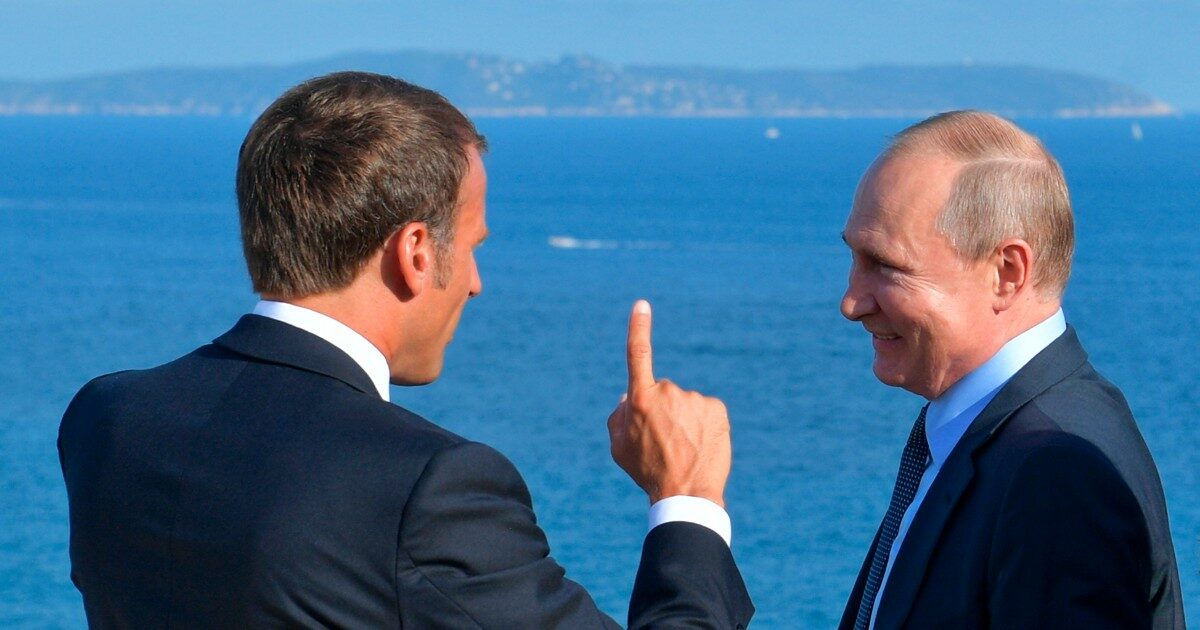 Macron straparla e suscita i lazzi dei russi: per fortuna l’Europa non è più al centro del mondo