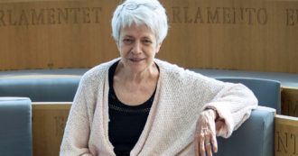 Copertina di “Macron pensa di fare De Gaulle e invece è solo una marionetta”