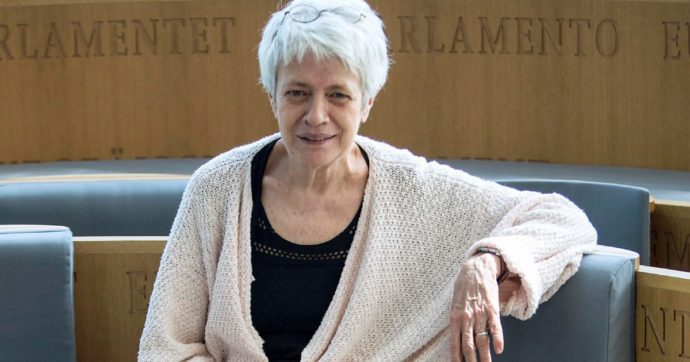 “Macron pensa di fare De Gaulle e invece è solo una marionetta”