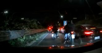Copertina di “Rapina a mano armata nel traffico dell’asse mediano di Napoli”: la denuncia del deputato Borrelli che pubblica il video