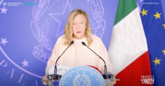 Copertina di Crozza-Meloni risponde agli evasori fiscali: “Pronto so’ Giorgia, come la Nato… c’hai un fisco che ti è alleato. Non te preoccupà”