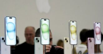 Copertina di Bloomberg: Apple e Google trattano per portare l’intelligenza artificiale Gemini sui prossimi modelli di iPhone