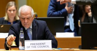 Copertina di Borrell accusa Israele di crimini di guerra: “Usa la fame come arma”. Tajani: “Posizioni personali, non sono le nostre”