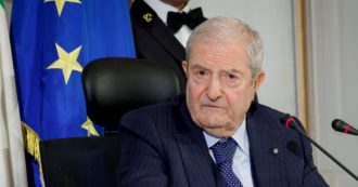 Copertina di Consulta: “Fate leggi su fine vita e figli di coppie omosessuali”