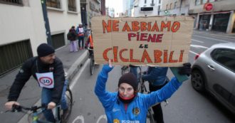 Copertina di Familiari, ciclisti, ambientalisti: tutti contro il nuovo Codice della strada
