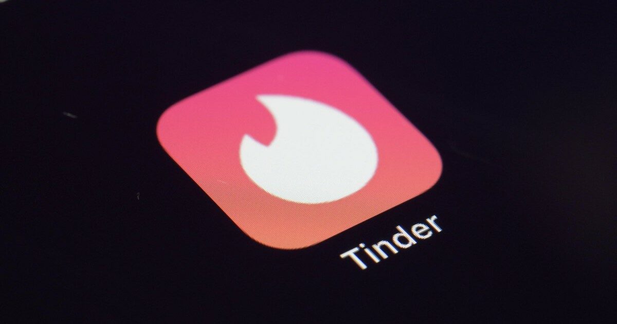 Cos’è il boysober, il nuovo trend che spinge a prendersi una pausa dalle relazioni romantiche (e dalle app di dating)