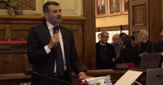 Copertina di Bari a rischio commissariamento, la conferenza stampa del sindaco Antonio Decaro: segui la diretta