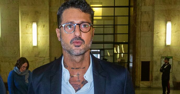 Caso scommesse, Fabrizio Corona a giudizio per diffamazione: tre calciatori lo hanno denunciato