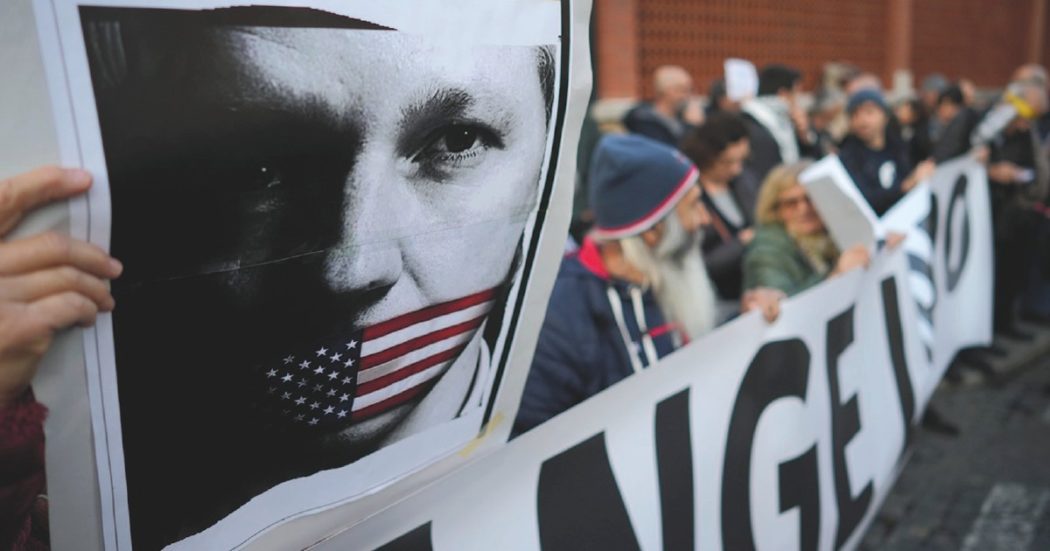 Assange, no estradizione: Alta Corte di Londra accorda un nuovo appello. “Non sono infondati i timori che negli Usa abbia processo ingiusto”