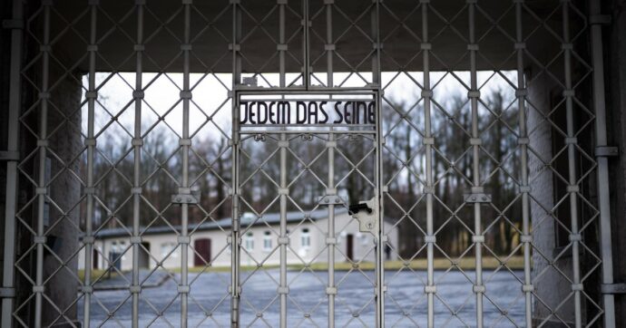 “Il paralume è fatto di pelle umana”: la conferma (agghiacciante) sul reperto del lager nazista di Buchenwald
