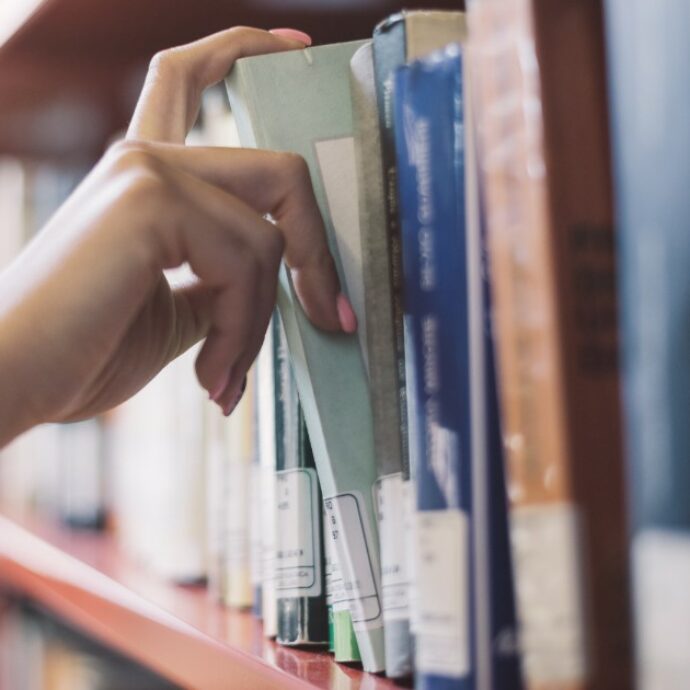 Pubblica sul Chigago Sun-Times una lista di libri consigliati per l’estate ma almeno dieci non esistono: “Colpa mia, ho usato l’AI ma di solito controllo”