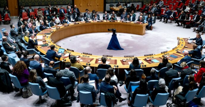 Gaza, veto di Russia e Cina alla risoluzione Onu degli Usa: “Dava l’ok all’attacco a Rafah”. Netanyahu: “Operazione anche senza gli Usa”