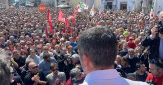 Copertina di Non solo Bari, tutta la Puglia in piazza con Decaro: sindaci, studenti, anziani. Canfora: “Qui un secolo fa cacciarono le bande fasciste”