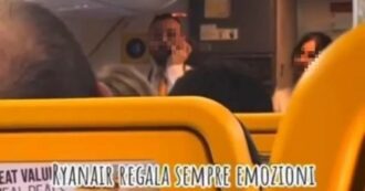 Copertina di “Che problemi hanno questi di Ryanair che fanno gli annunci in inglese se siamo in Italia?”: lo show dello steward sul volo Venezia-Brindisi – VIDEO