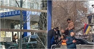 Copertina di Armenia, tre uomini armati fanno irruzione in una stazione di polizia a Erevan e fanno esplodere una granata: ci sono feriti