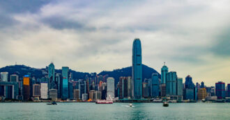 Copertina di A Hong Kong nuovo gire di vite contro il dissenso, approvata una legge particolarmente punitiva. Condanne da Usa, Ue e Gb