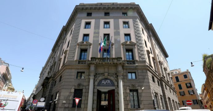 L’Aifa da un mese è senza testa: troppo pochi 120 mila € annui