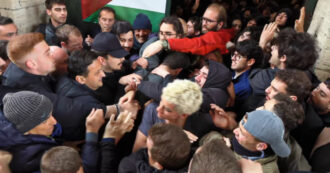 Copertina di Roma, tensione tra studenti e polizia alla Sapienza: contestata la rettrice Polimeni e cori contro Israele