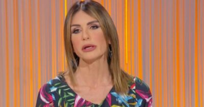 Copertina di Arianna David e la lotta contro l’anoressia: “Peso 46 chili e indosso la taglia da bambina. Sono 30 anni che faccio la fame ed è una sofferenza”