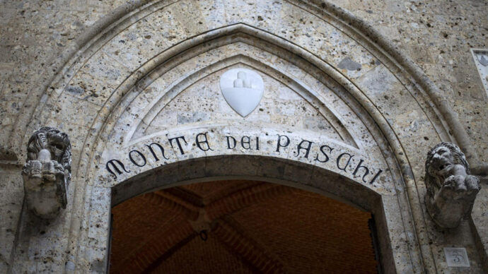 Il Financial Times demolisce la strategia di Lovaglio: “Folle il piano di Mps per acquisire Banco Bpm e Banca Generali”