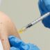Copertina di Vaccino contro l’influenza, a via ad ottobre la nuova campagna per l’inverno 2026: come cambiano le fasce d’età, i virus coperti e tutte le novità