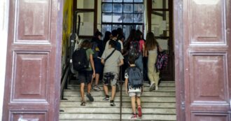 Copertina di Bologna, da gennaio del 2025 le scuole medie della città rimarranno aperte anche il pomeriggio