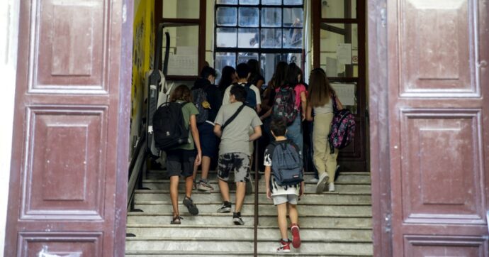 Bologna, da gennaio del 2025 le scuole medie della città rimarranno aperte anche il pomeriggio