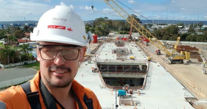 Storia di Franco, ingegnere a Perth: “In Italia turni da 12 ore al giorno. Qui conciliazione vita-lavoro, meritocrazia e stipendi adeguati”