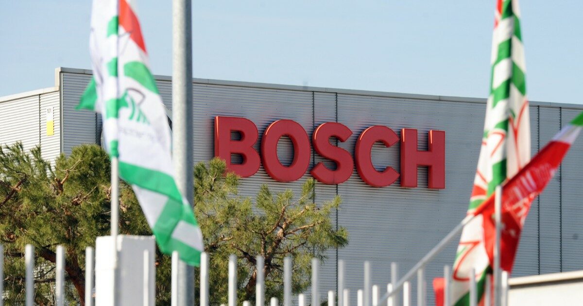 A rischio i 1.600 lavoratori della Bosch di Bari. I sindacati: “Lo stabilimento va verso chiusura. Il governo ci convochi per un confronto”