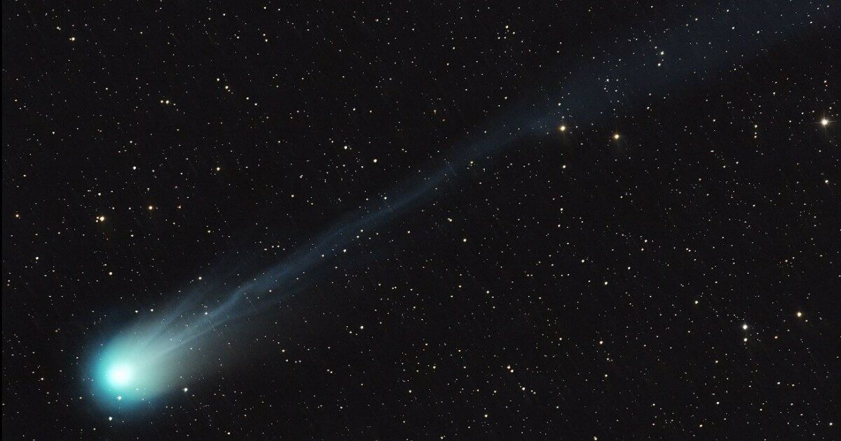 La cometa “cornuta” in arrivo a Pasqua: lo spettacolo celeste che si ripete dopo 70 anni
