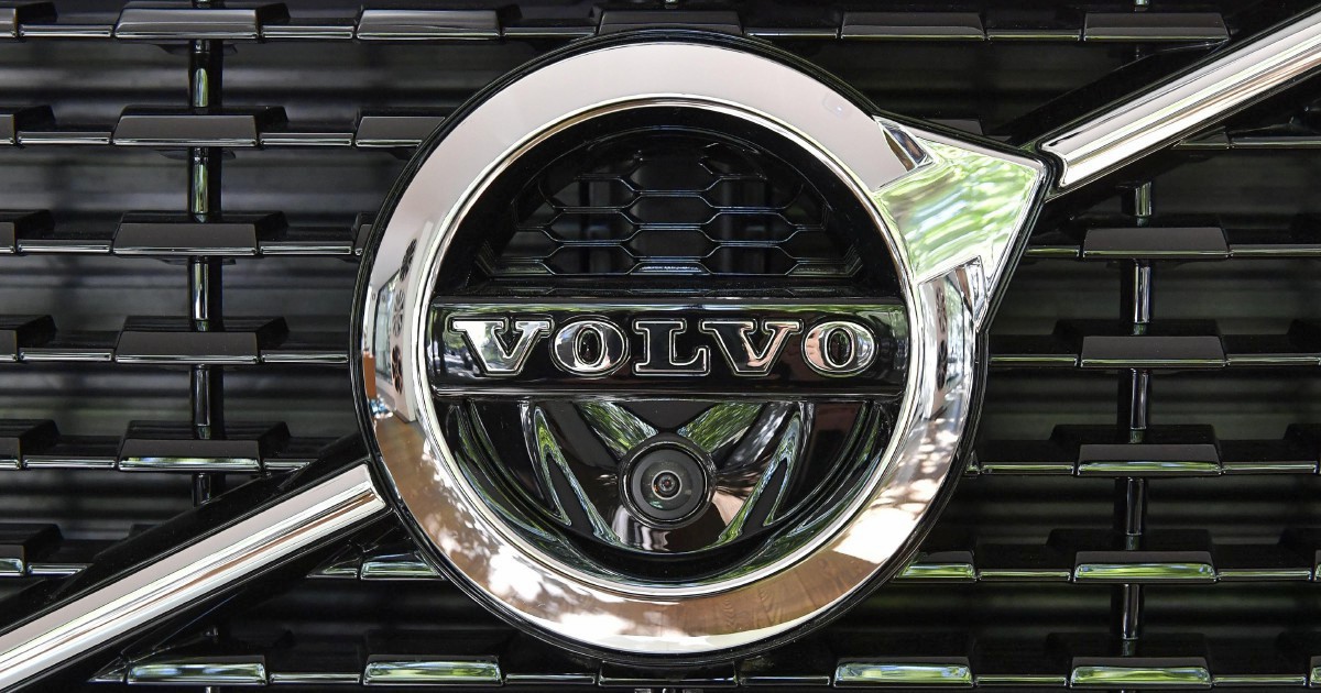 Volvo rallenta la corsa al “tutto elettrico”. Svolta pro ibridi fino al 2039 Volvo rallenta la corsa al “tutto elettrico”. Svolta pro ibridi fino al 2039