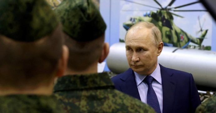 Copertina di Putin contro i “mini Napoleoni europei”: “Per voi può finir male”