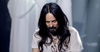 Copertina di Inizia la rivoluzione di Alessandro Michele da Valentino: ecco come cambiano le sue sfilate