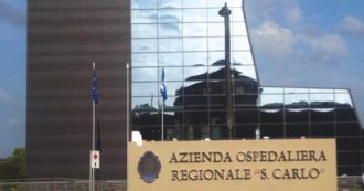 Copertina di Ospedale San Carlo, “nomine fatte al bar”. Parte il processo sulle carriere dei primari