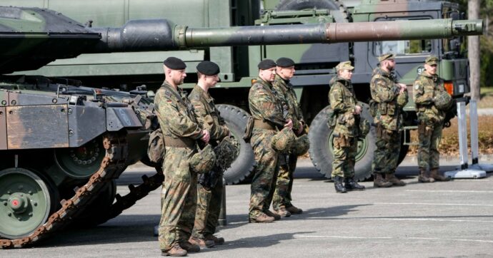 Germania, aumentano le reclute minorenni nell’esercito: nel 2023 i 17enni sono stati il 10,6% dei neo-arruolati