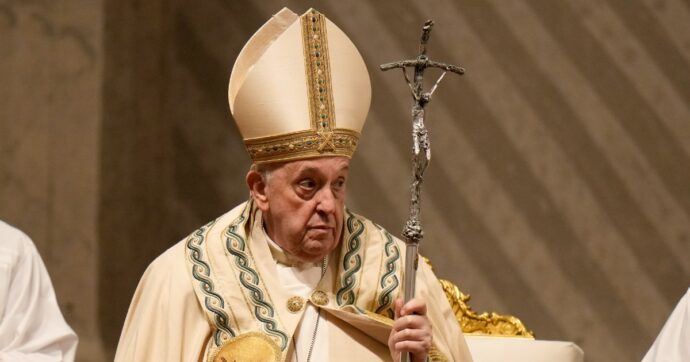 Il Papa: “La pace non si costruisce con le armi. Fermare i venti di guerra sull’Europa”