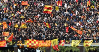 Copertina di Scontri tra tifosi di Lecce e Roma all’ingresso della città: un ferito lieve, indaga la polizia