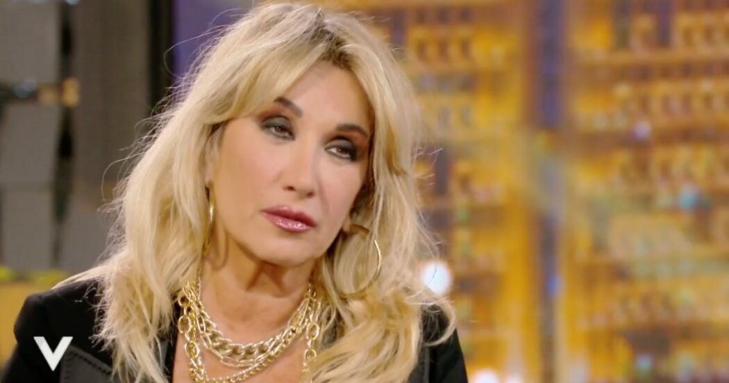 Simona Tagli rivela: “Ho fatto voto di castità per non perdere l’affidamento di mia figlia”