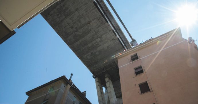Copertina di Ponte crollato, le difese: “Tutta colpa dell’architetto Morandi”