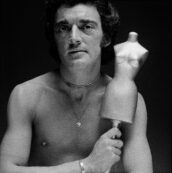 Copertina di Walter Albini, una mostra (imperdibile) per riscoprire un genio dimenticato: la storia del primo vero stilista italiano