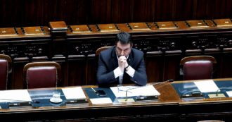 Copertina di Fughe, liti e Angelucci. Le destre respingono la sfiducia per Salvini