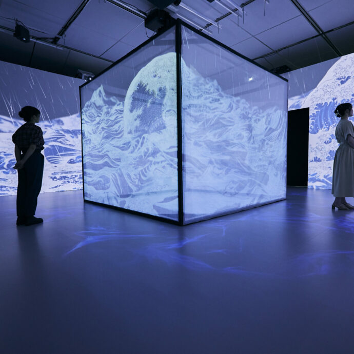 I segreti dei mondi fluttuanti del Giappone in una mostra immersiva al Tenoha di Milano