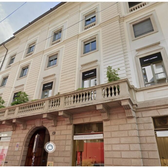 Kering acquista un palazzo del Settecento in via Montenapoleone a Milano: un affare da 1,3 miliardi di euro
